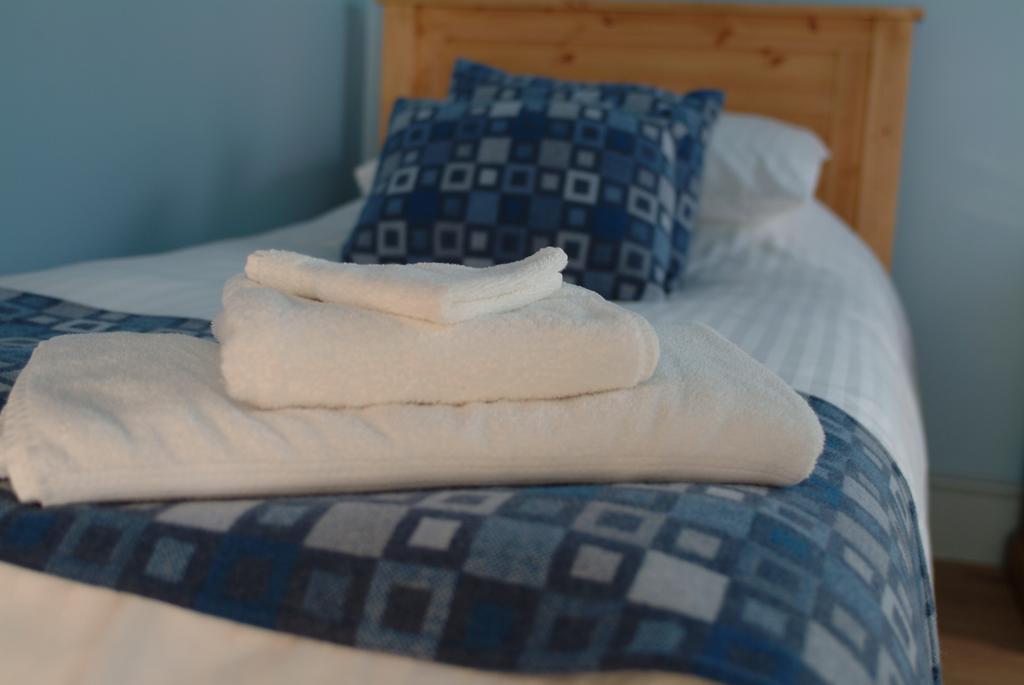 Rhosygilwen Courtyard Bed & Breakfast Cilgerran Room photo